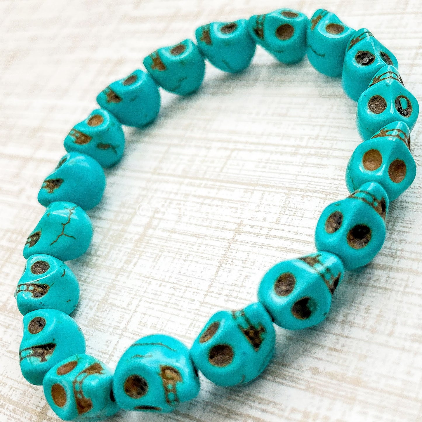 Skull Bracelet in Turquoise Stones | 8mm