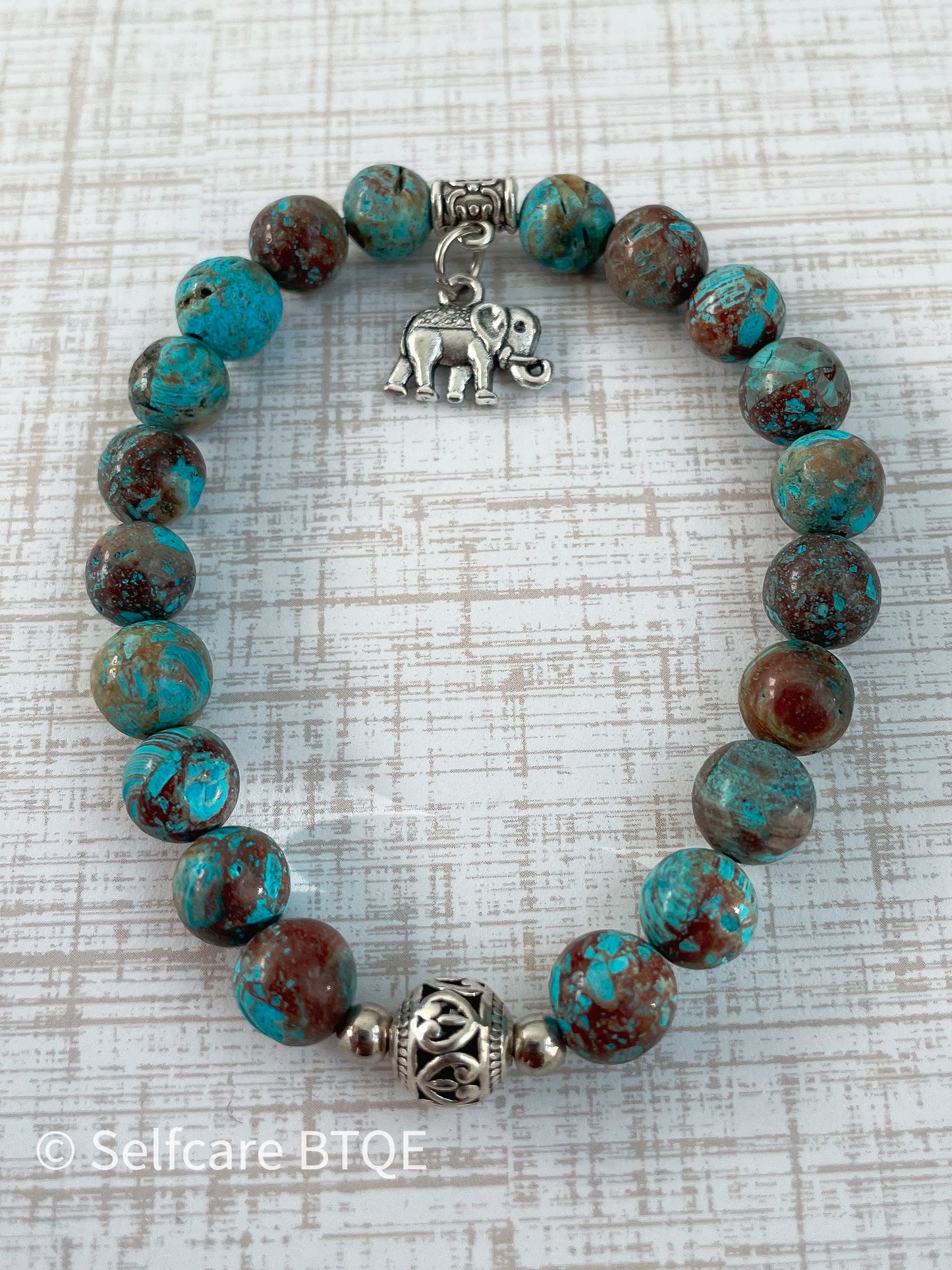 Majestic Elephant Pendant Bracelet with Orchid Quartz Stones